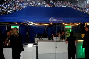 QUICKUPTENT Cateringzelte in der Veltins-Arena auf Schalke